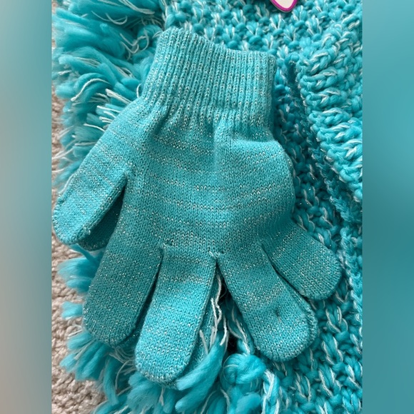 NWT Toby & Me Girl's Knit Ear Warming Headband, Infinity Scarf, & Gloves Set OS - Picture 4 of 7